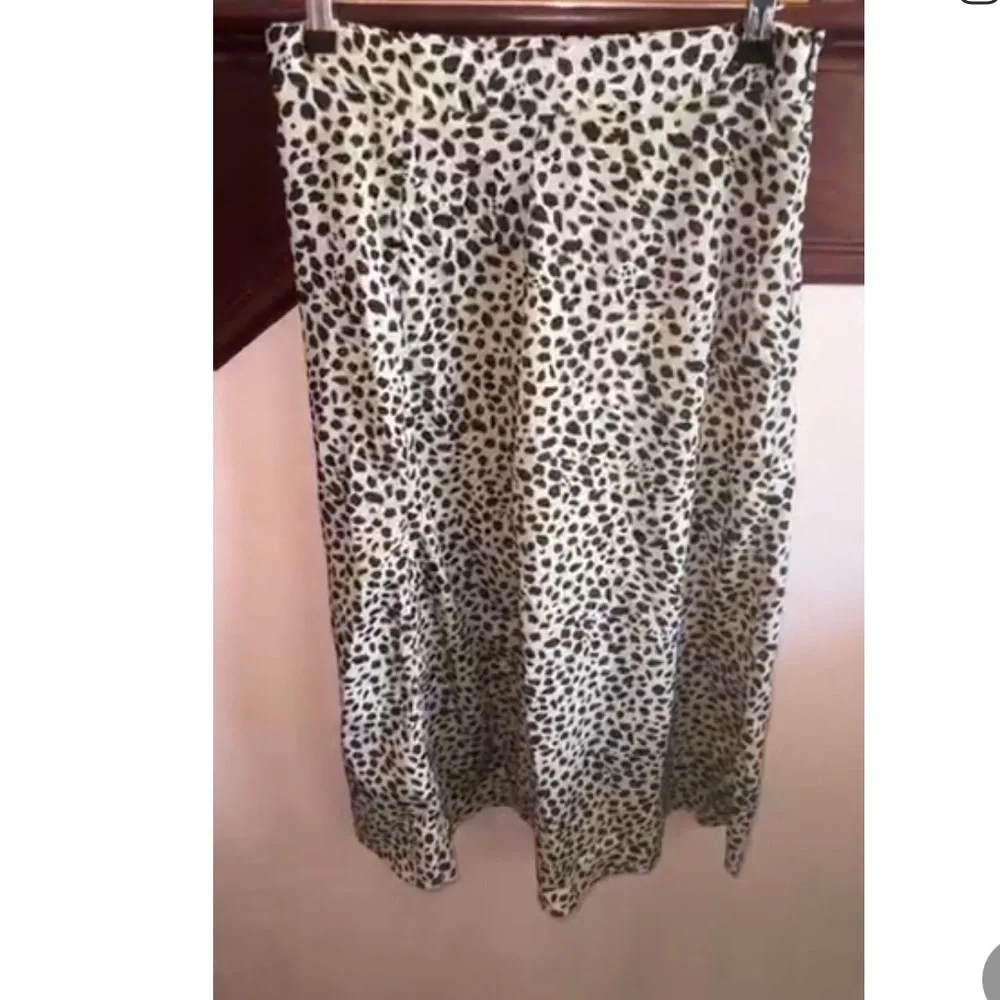 SHEIN Women’s Medium Stylish Leopard Print Midi Skirt Cheetah Sophisticated